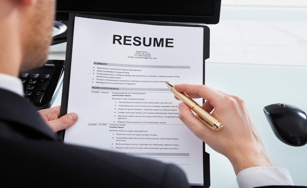 Do's and don'ts writing your resume