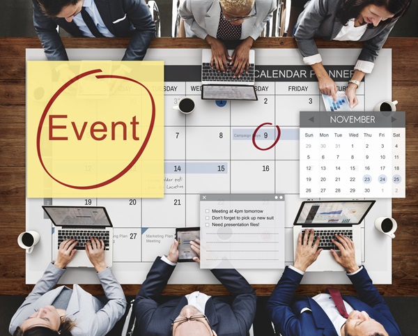 Managing an In-Person Event vs. an Online Event