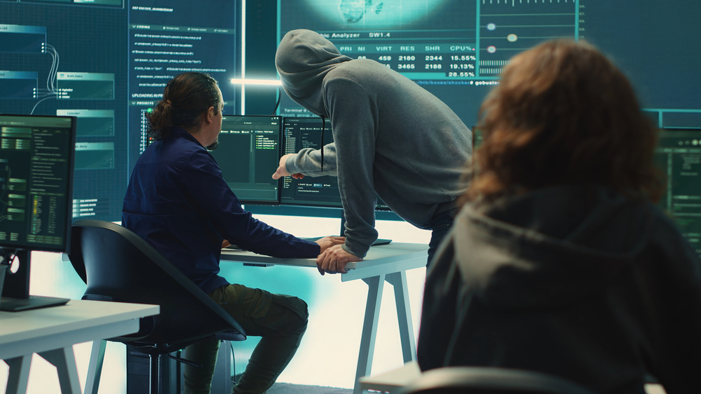 How to Empower Your Team to Identify Online Threats How to Empower Your Team to Identify Online Threats - People Development Magazine